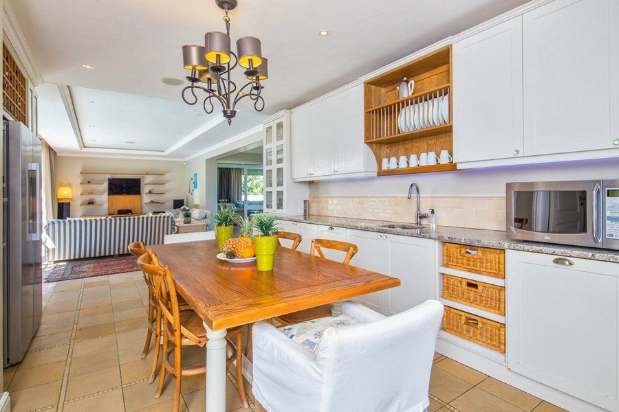 6 Bedroom Property for Sale in Myoli Beach Western Cape